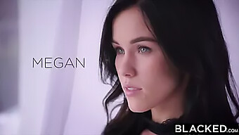 Η Megan Ra...