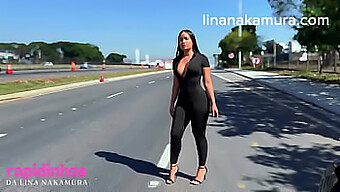 Die Asiatische Schönheit Lina Nakamura Gibt Dem Lkw-Fahrer Am Straßenrand Einen Blowjob